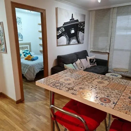 Pleno Centro, Alameda, 5 Minutos Casco Vello Y Estacion Ave Vigo